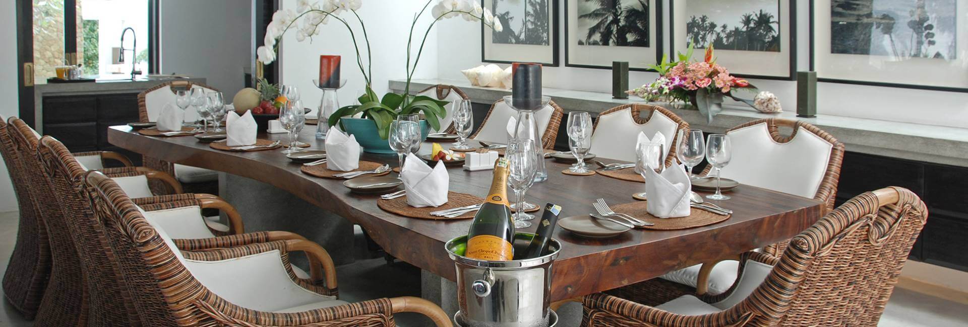 Villa Hana - Dining table setup